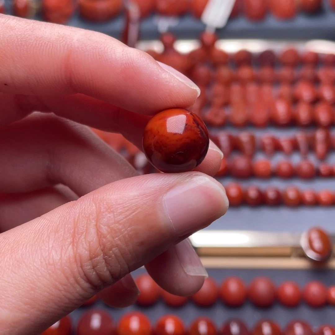 秦***秦南红玛瑙未镶嵌其他W12.9瓦西牛血双色满肉圆珠