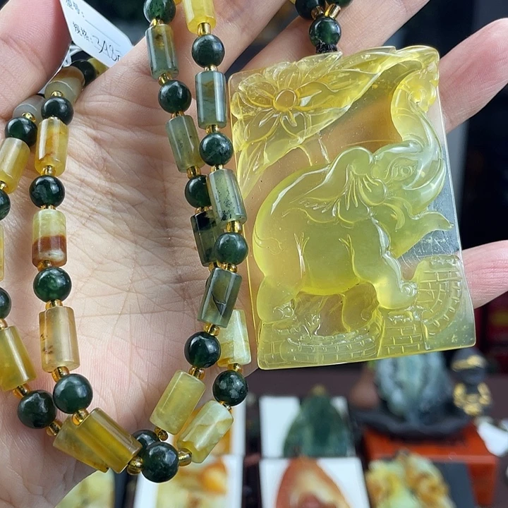 未镶嵌蛇纹石玉颈饰