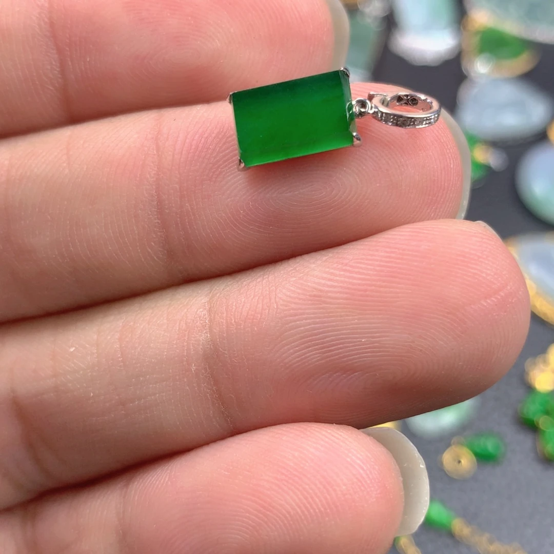 【闪购商品】翡翠18K金镶嵌颈饰翡翠