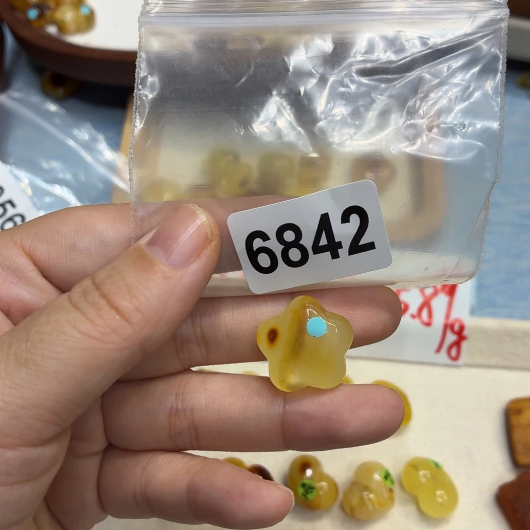 琥珀未镶嵌珠宝奇石