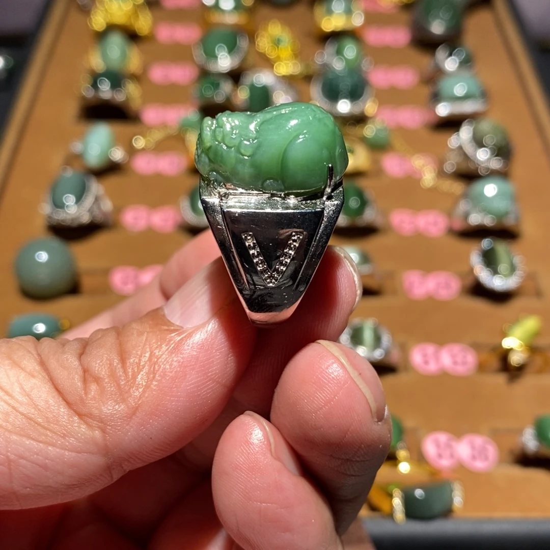 和田玉未镶嵌戒指