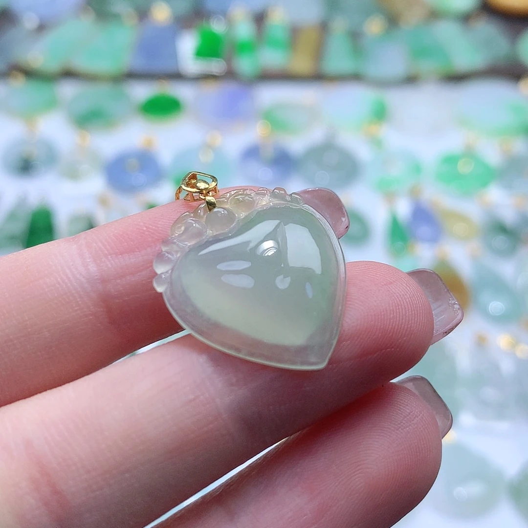 翡翠颈饰未镶嵌翡翠