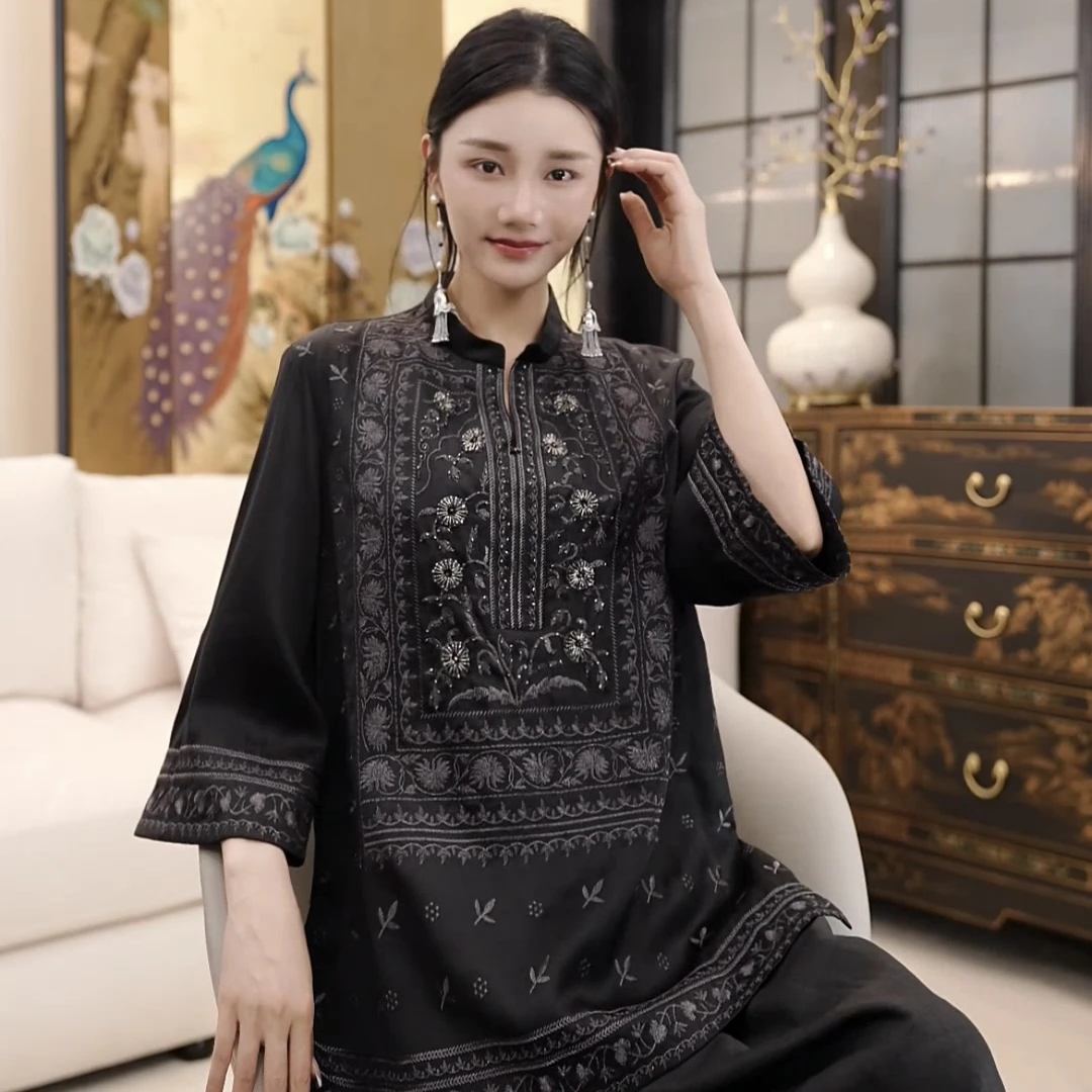 Betty Bairn【亭亭玉立 · 香云纱】老料桑蚕丝刺绣上衣25B-BW9600