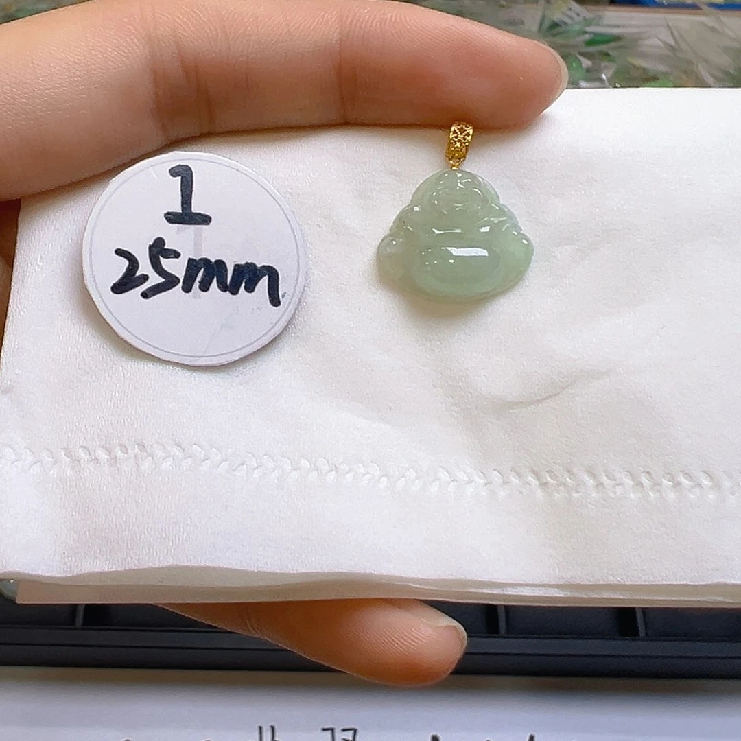 翡翠颈饰18K金镶嵌翡翠