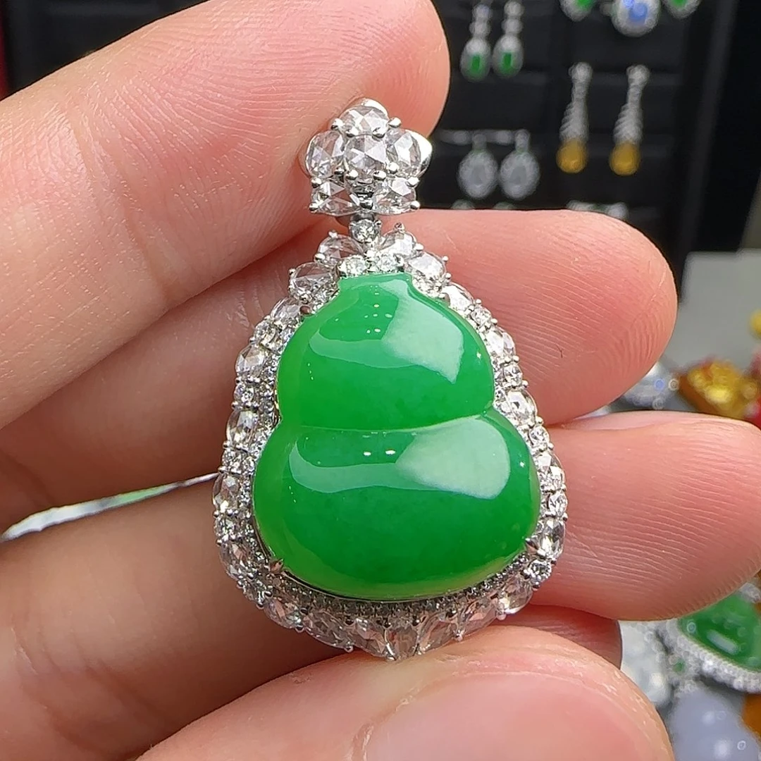 翡翠18K金镶嵌颈饰天然翡翠