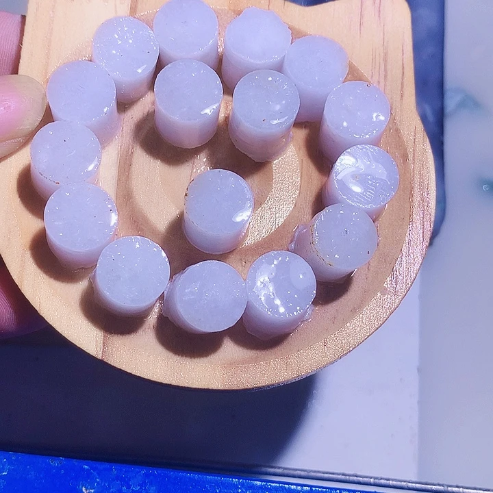 颈饰未镶嵌翡翠料