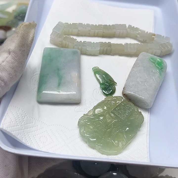 风***钟翡翠未镶嵌颈饰天然翡翠22