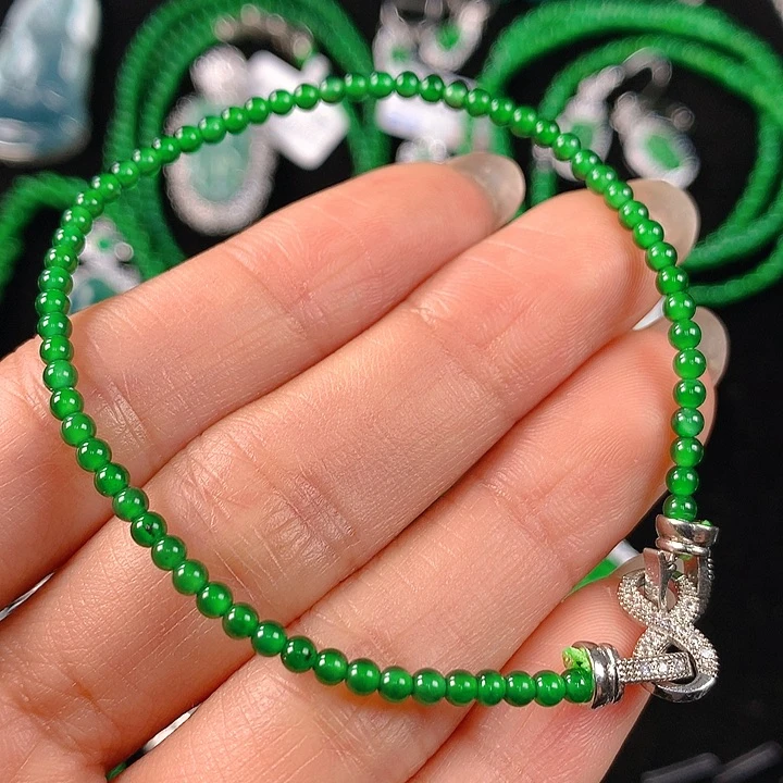 翡翠颈饰未镶嵌翡翠