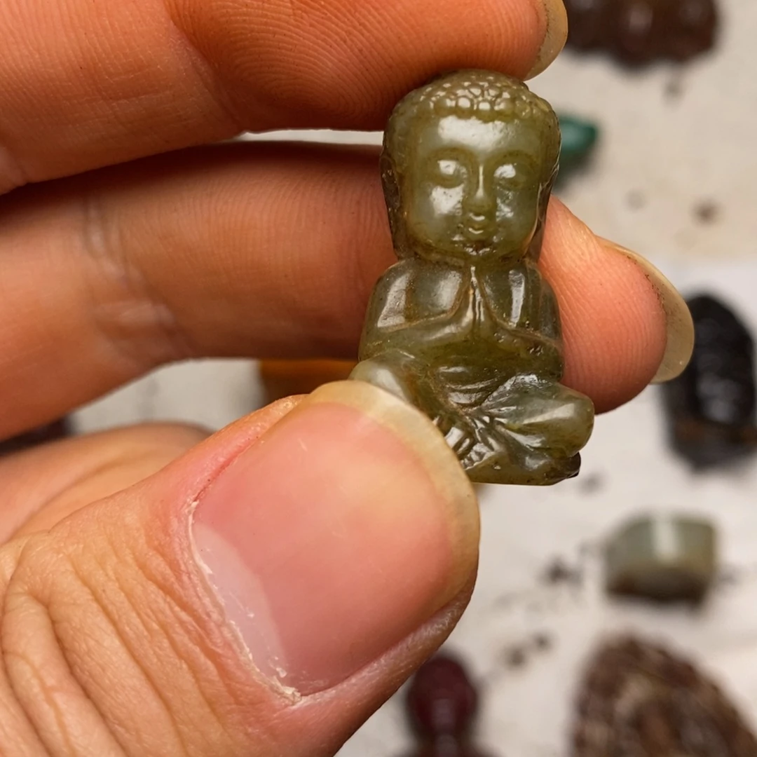 如***哥和田玉（糖玉）未镶嵌挂件多少都会是好兄弟呀