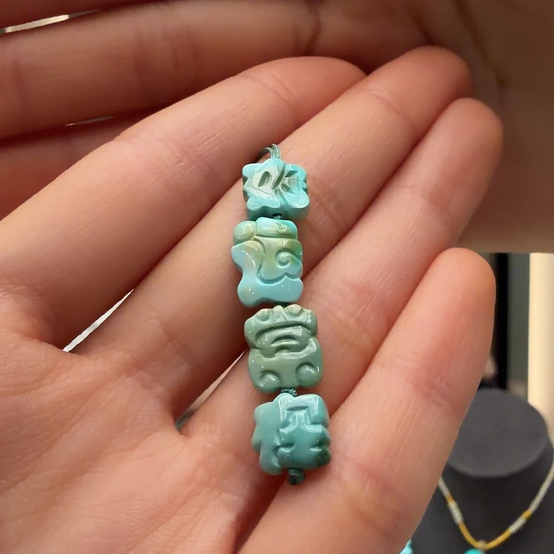 绿松石未镶嵌颈饰