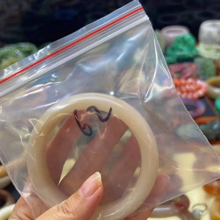 未镶嵌手镯石英质玉62