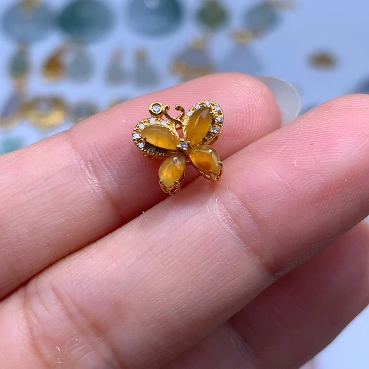 吊坠(不含链)18K金镶嵌翡翠蝴蝶结