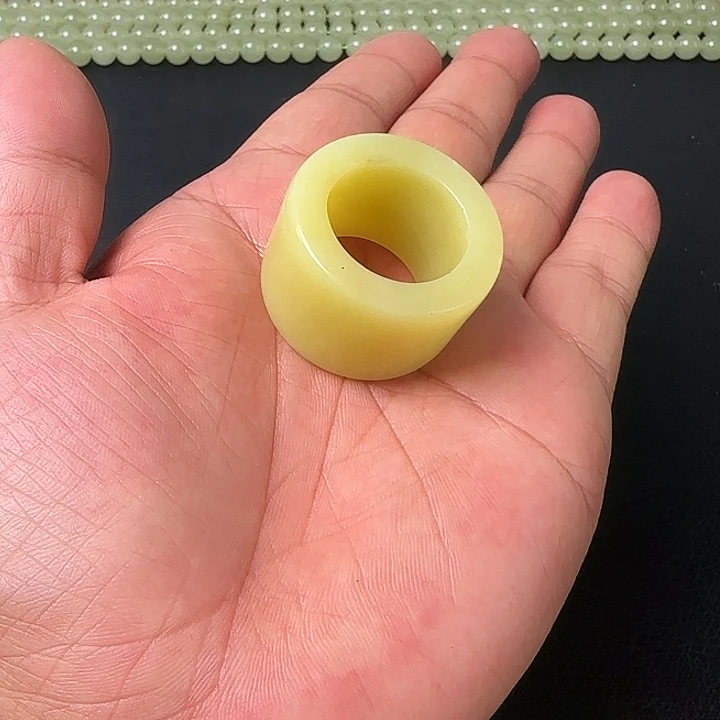 蛇纹石玉未镶嵌戒指