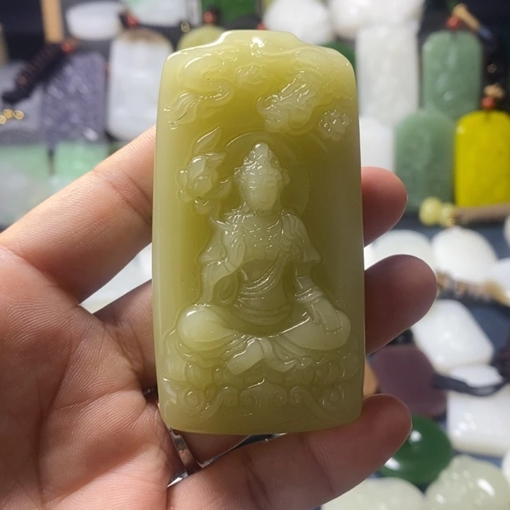 吊坠(赠链)未镶嵌和田玉