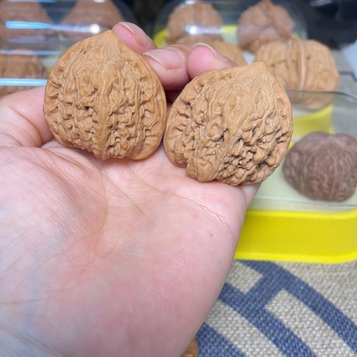 文玩核桃吊坠38绣球