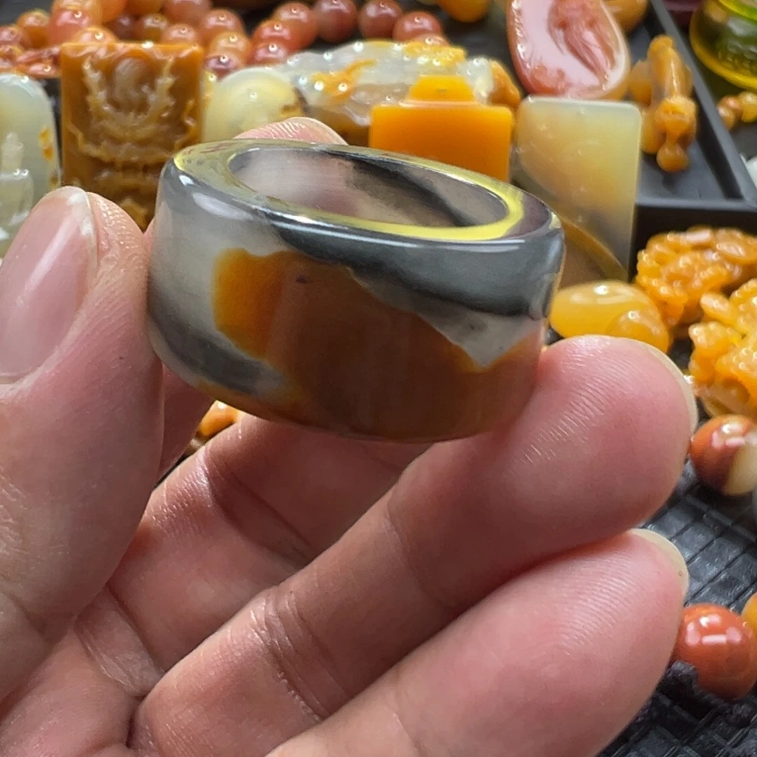 未镶嵌未镶嵌石英质玉