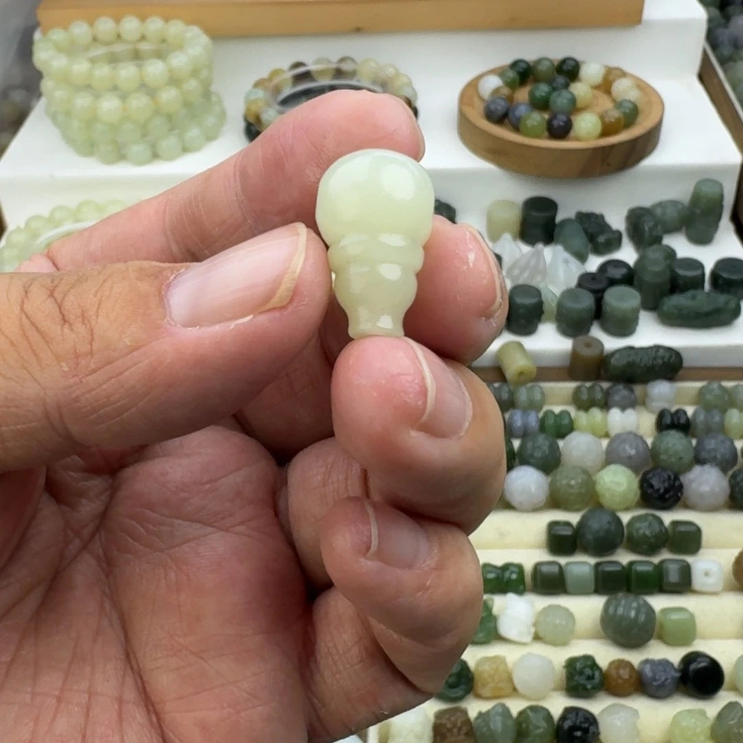 用***户和田玉未镶嵌珠宝半成品和田玉青白三通13×21㎜