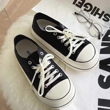 诗歌兰2025春单鞋缎面厚底增高ins时髦百搭卡皮巴拉胖墩板鞋