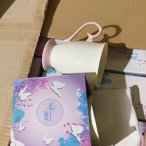 微瑕，不能明火，口径8，高11，2个杯子