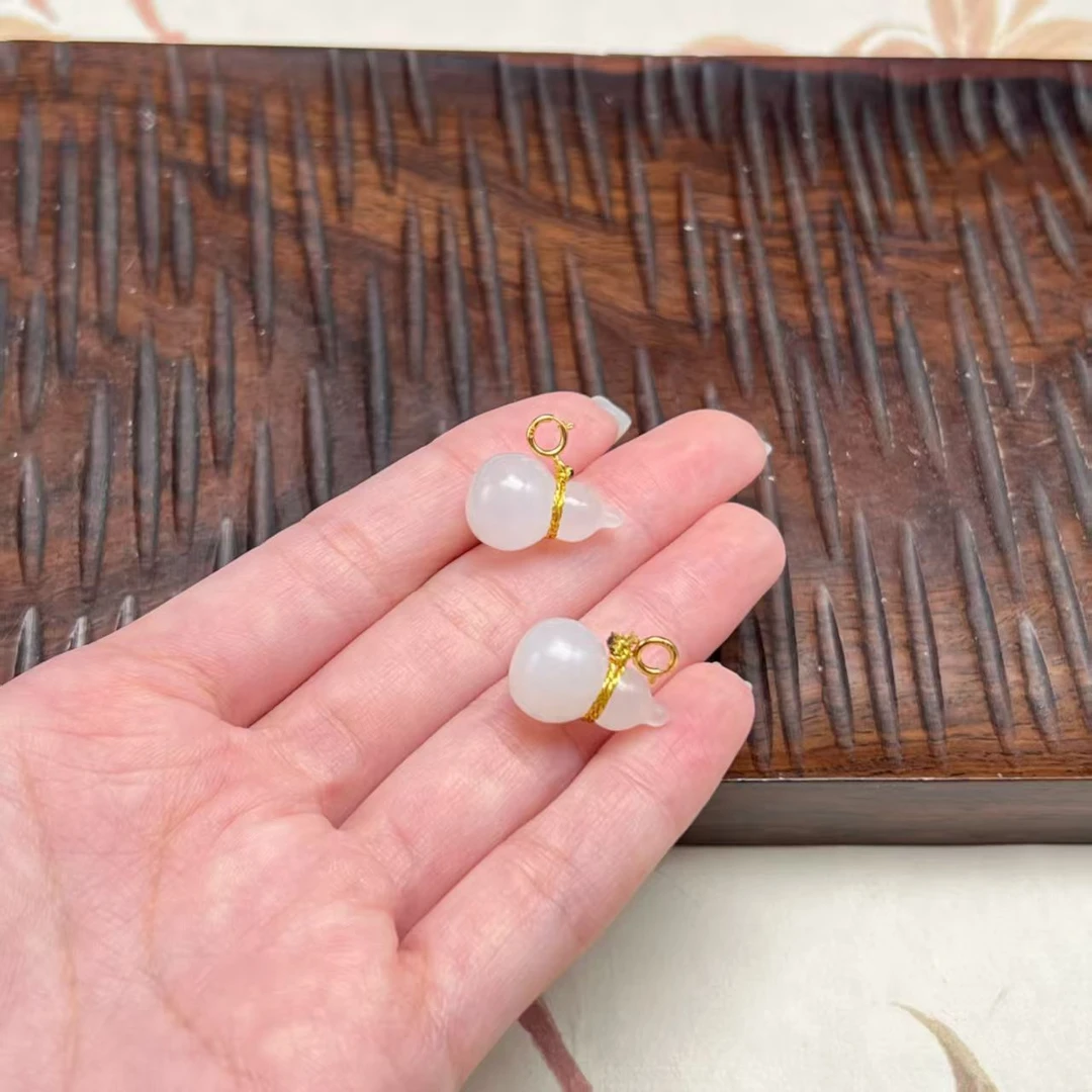 【北野珠宝】天然和田玉白玉葫芦吊坠-B237H-14多样性发一18x11mm