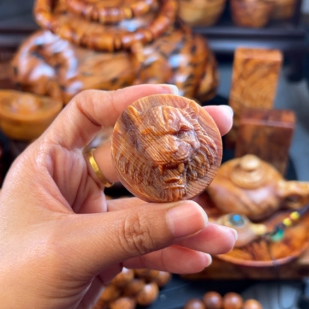 【闪购商品】松木（琥珀木）把件