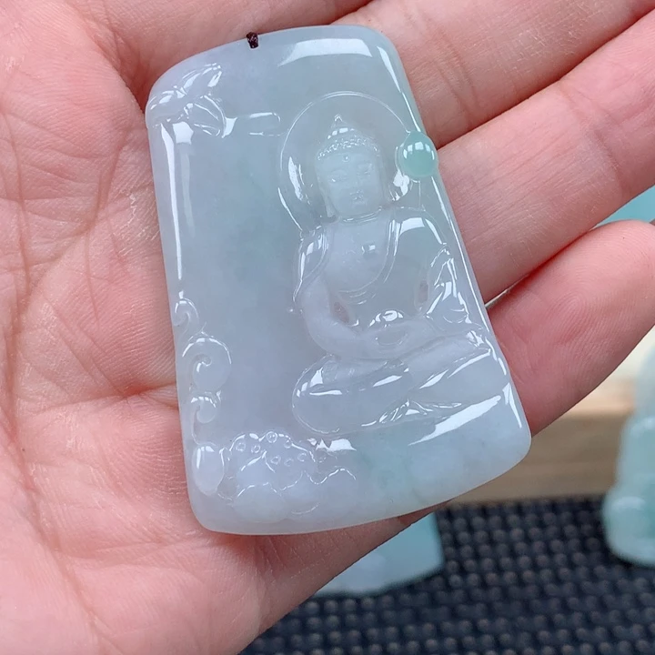 翡翠未镶嵌颈饰大日如来