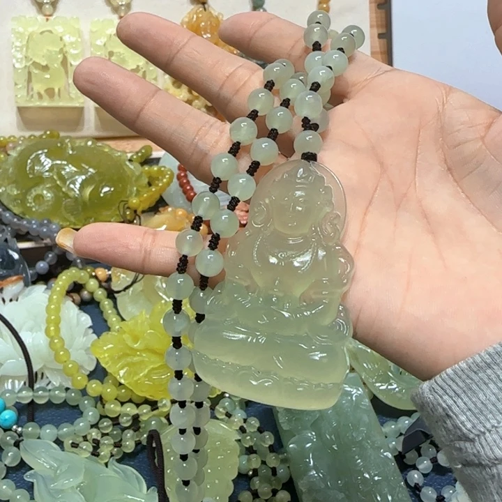 合金蛇纹石玉吊坠