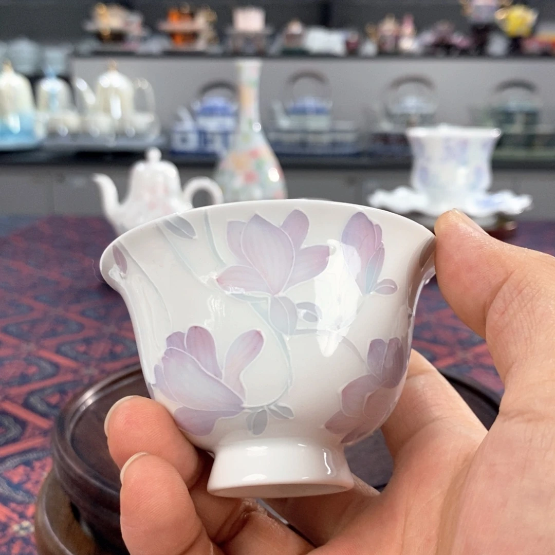 玉兰花釉下品茗杯