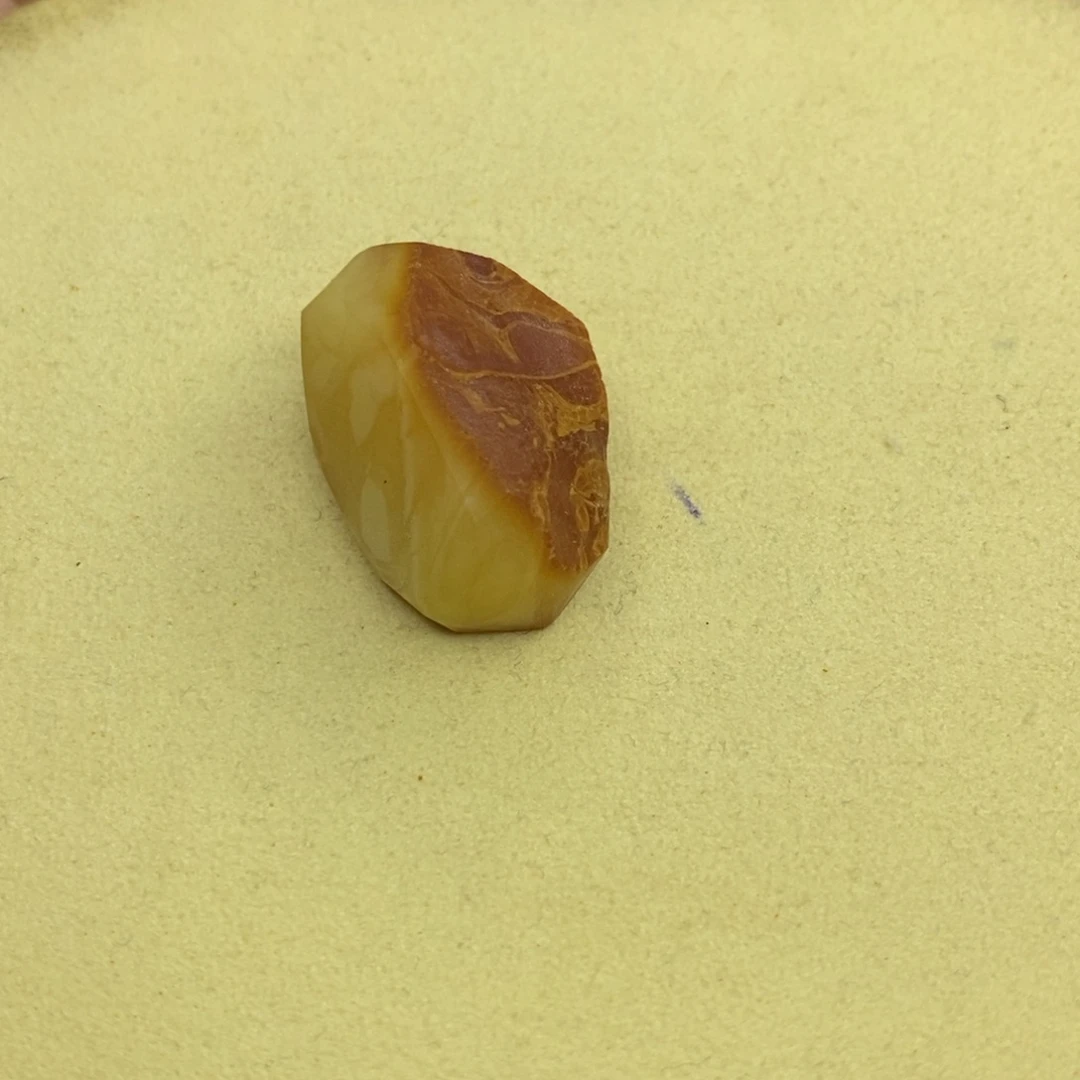 未镶嵌定制蜜蜡前**向梨