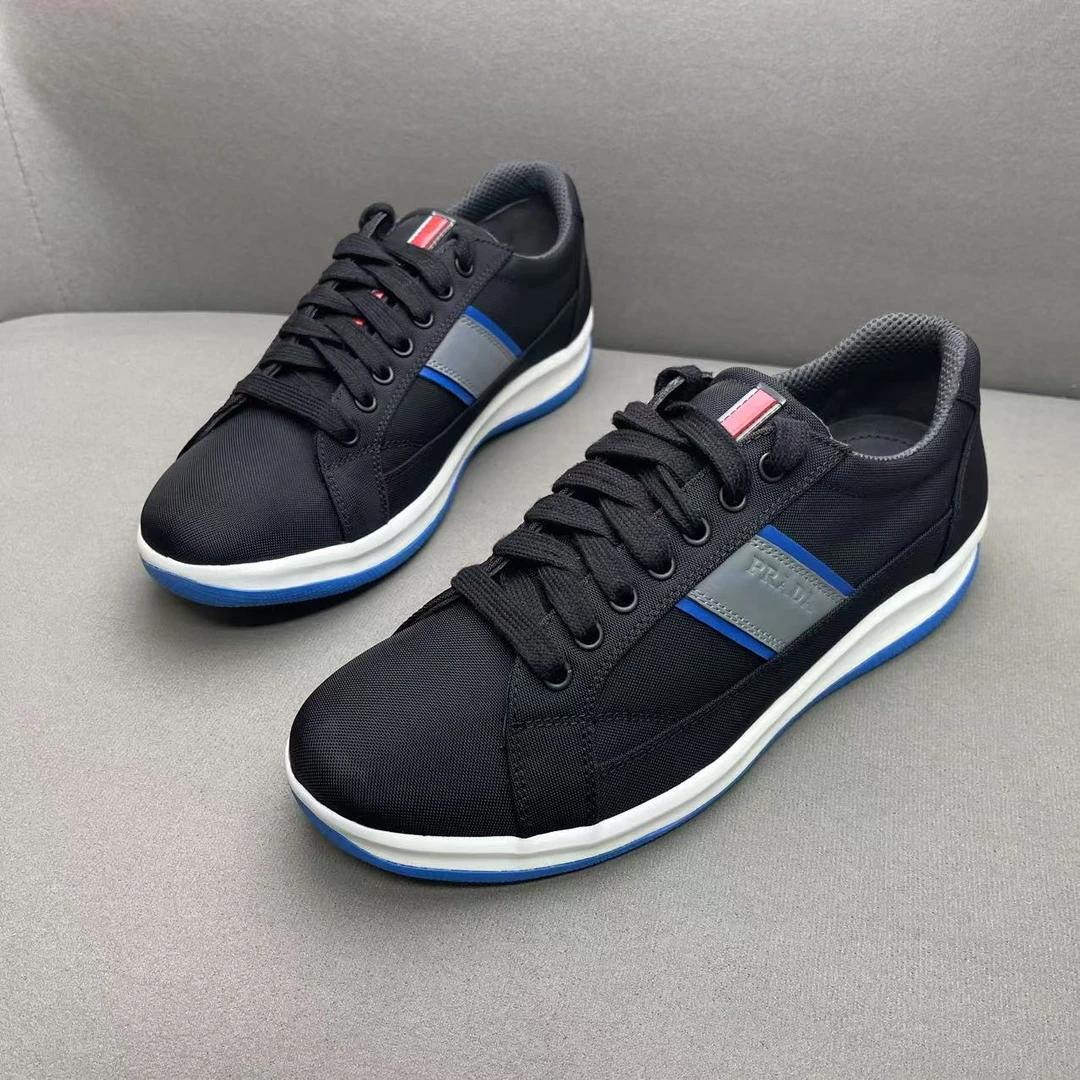 99新 Prada/普拉达 黑色时尚舒适压印logo网面红标运动鞋 40码