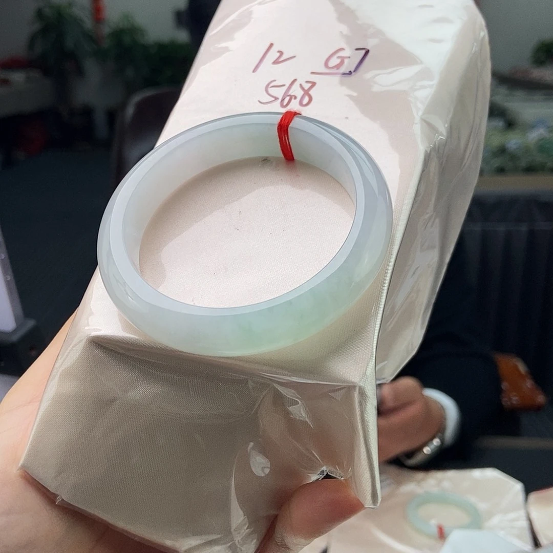 翡翠未镶嵌手镯颜色多样性发拍一发一
