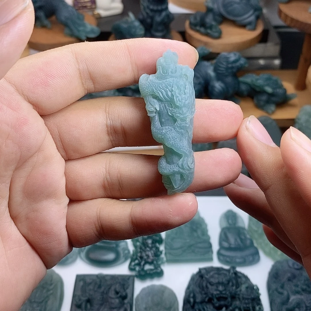 定制翡翠未镶嵌龙剑