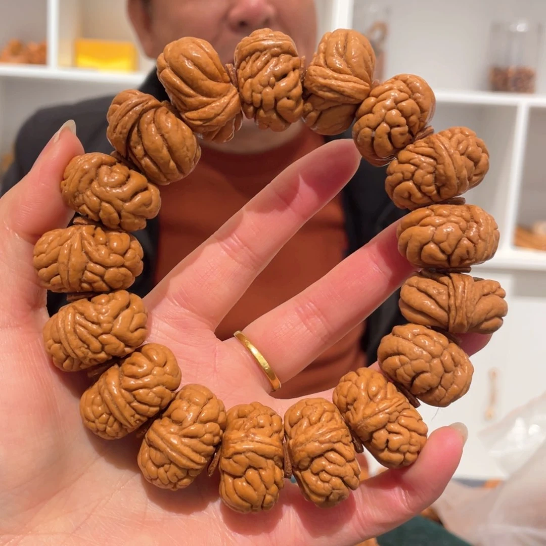 【闪购商品】柏木（崖柏）龙纹桃核霸王龙手串