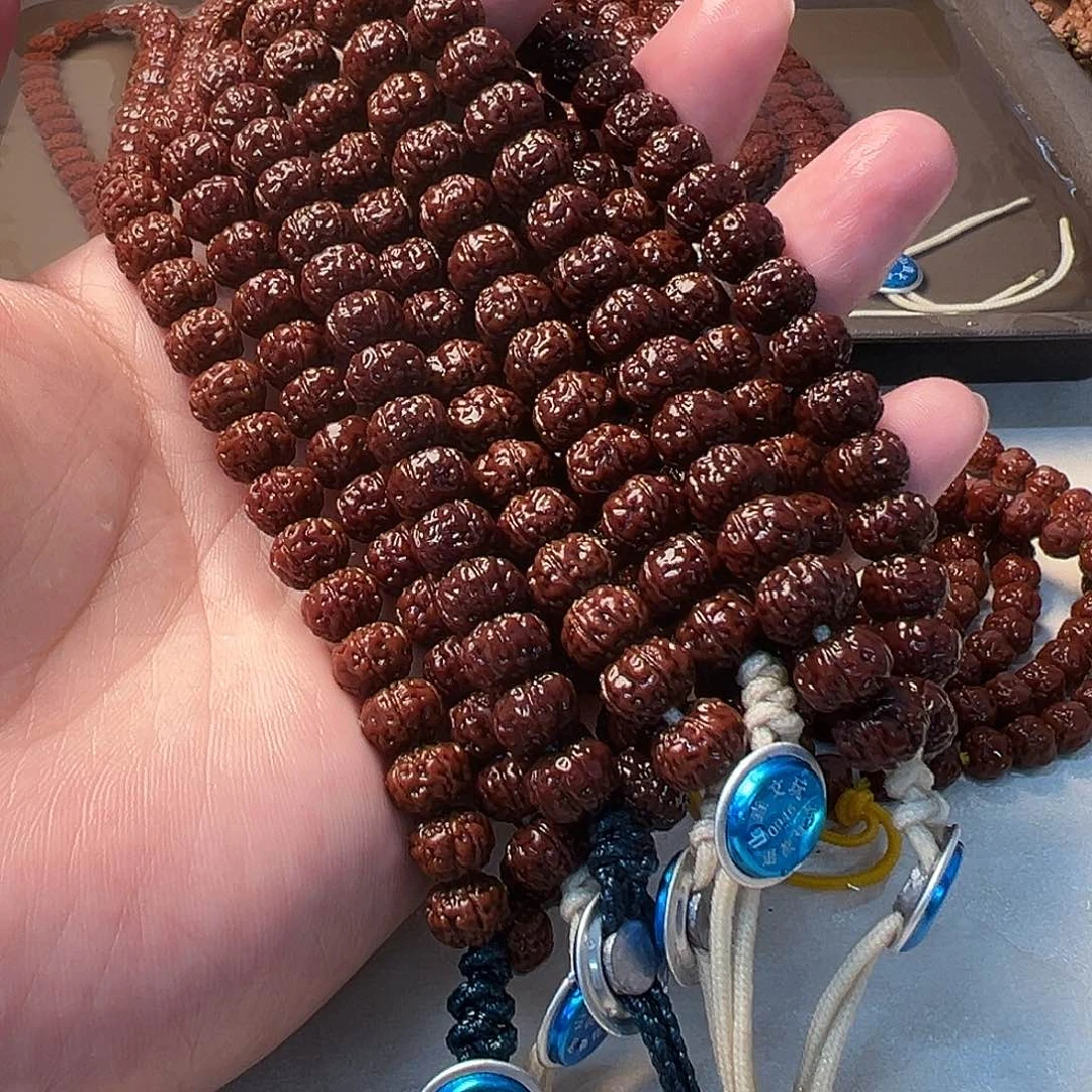 金刚菩提吊坠老树王手持10