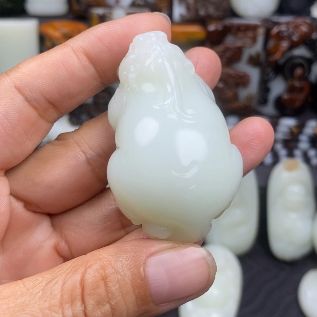 漠***踪颈饰未镶嵌和田玉