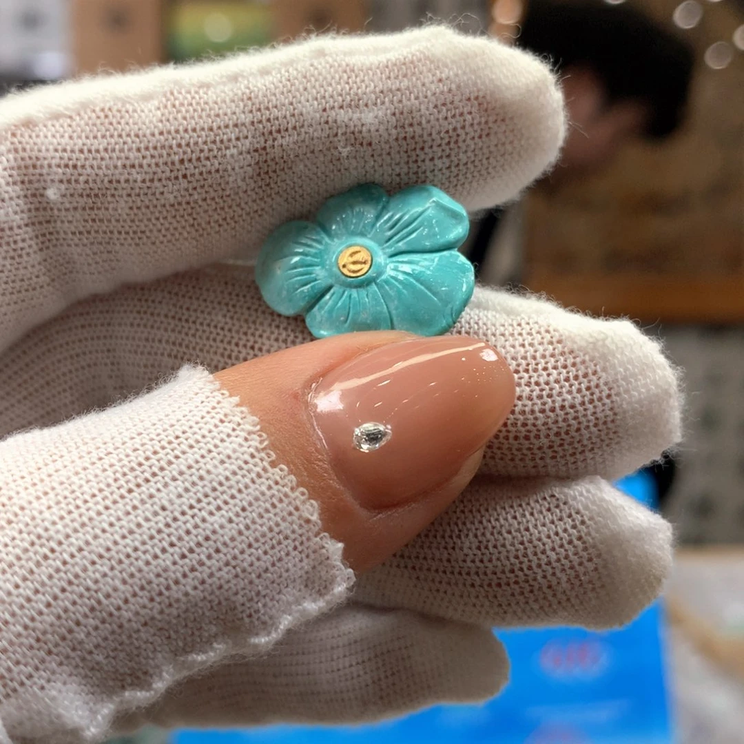 绿松石未镶嵌挂件