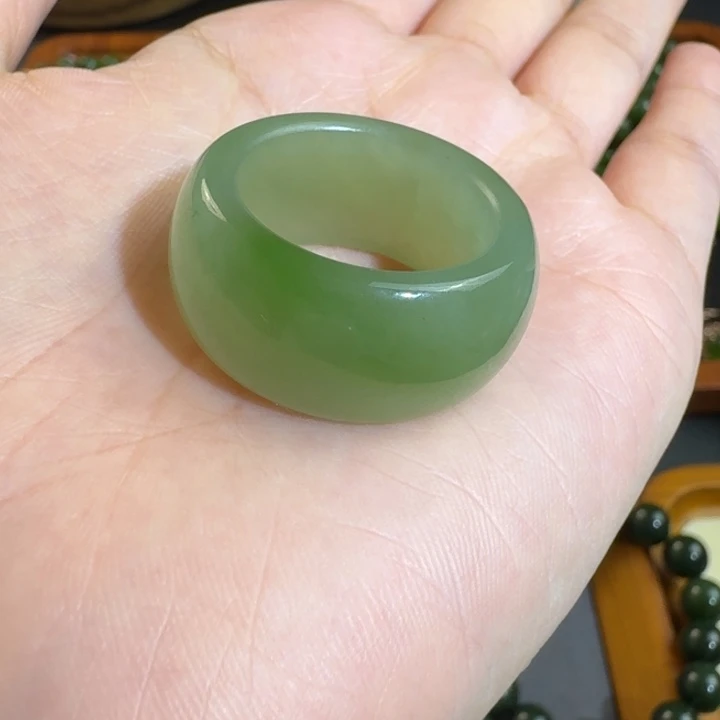 和田玉（碧玉）未镶嵌戒指带翠，卡20.5mm
