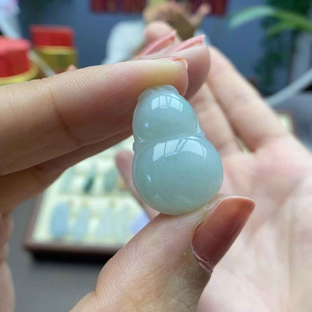 翡翠未镶嵌颈饰吊坠
