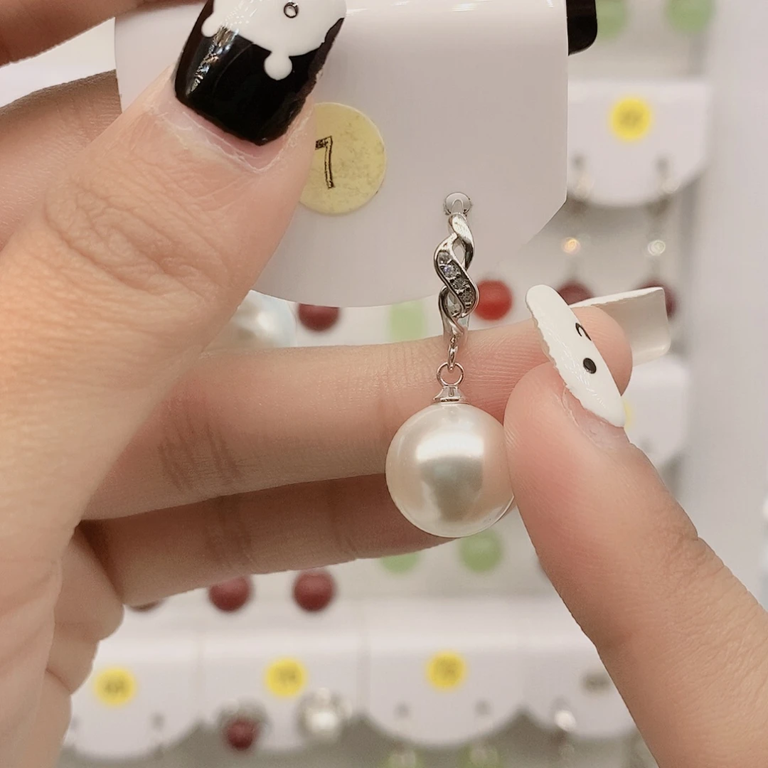 足银贝珠（仿珍珠）十二毫米的大小