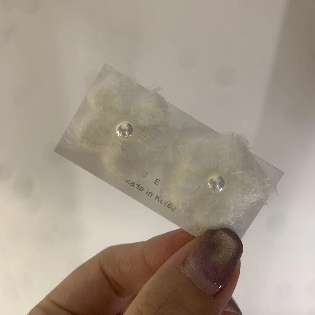 铜合金仿珍珠耳饰 韩国 绒绒花朵耳钉