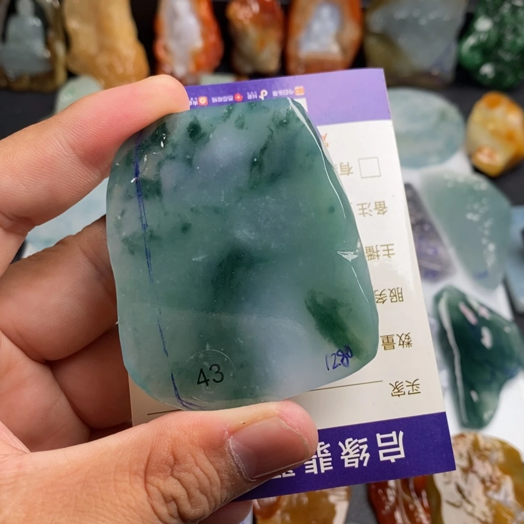 定制翡翠未镶嵌飘花山水牌翡翠材料