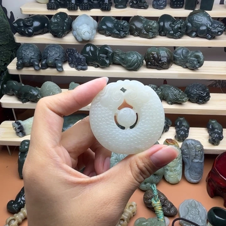 和田玉未镶嵌挂件