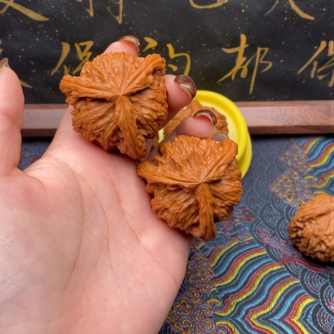 吊坠文玩核桃大**?白狮子