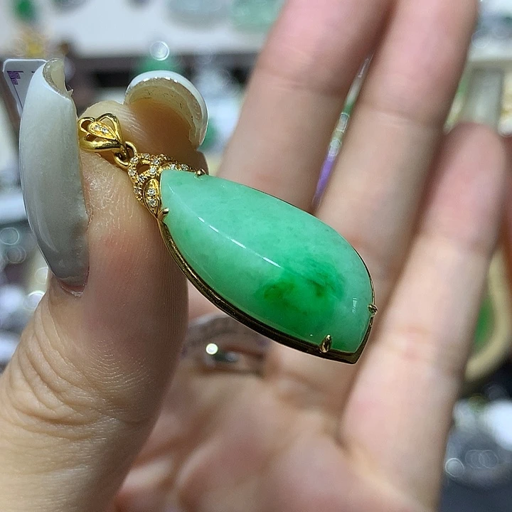 翡翠18K金镶嵌吊坠(不含链)