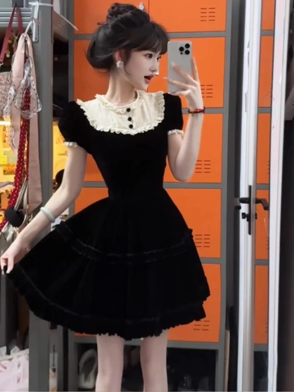 赫本风法式复古黑色丝绒连衣裙收腰a字公主裙新款夏季日常优雅