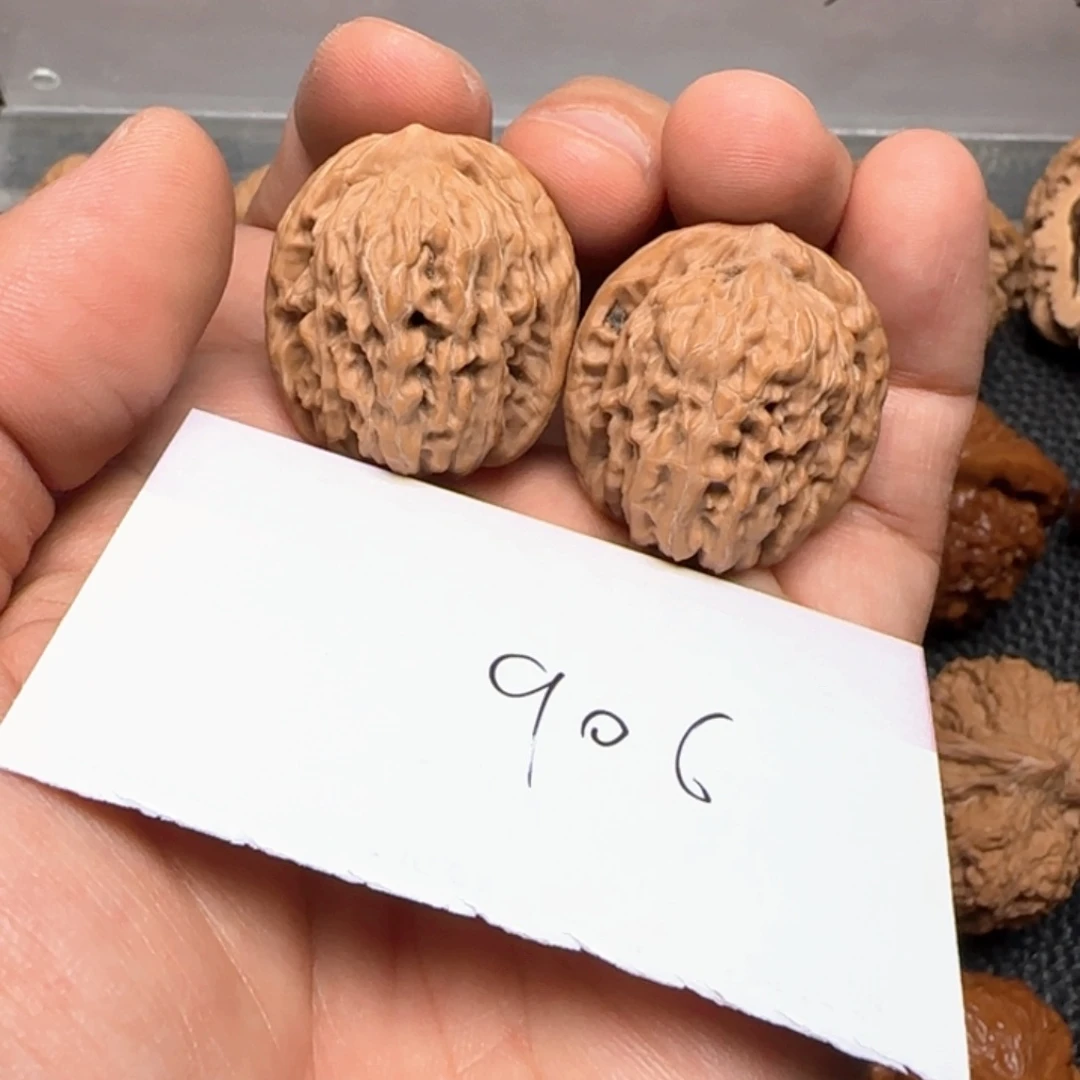 •***•文玩核桃吊坠906四座楼29 尺