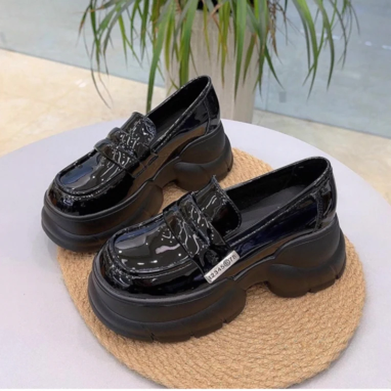 厚底增高乐福鞋女小皮鞋小个子显高黑色亮面一脚蹬单鞋百搭松糕鞋