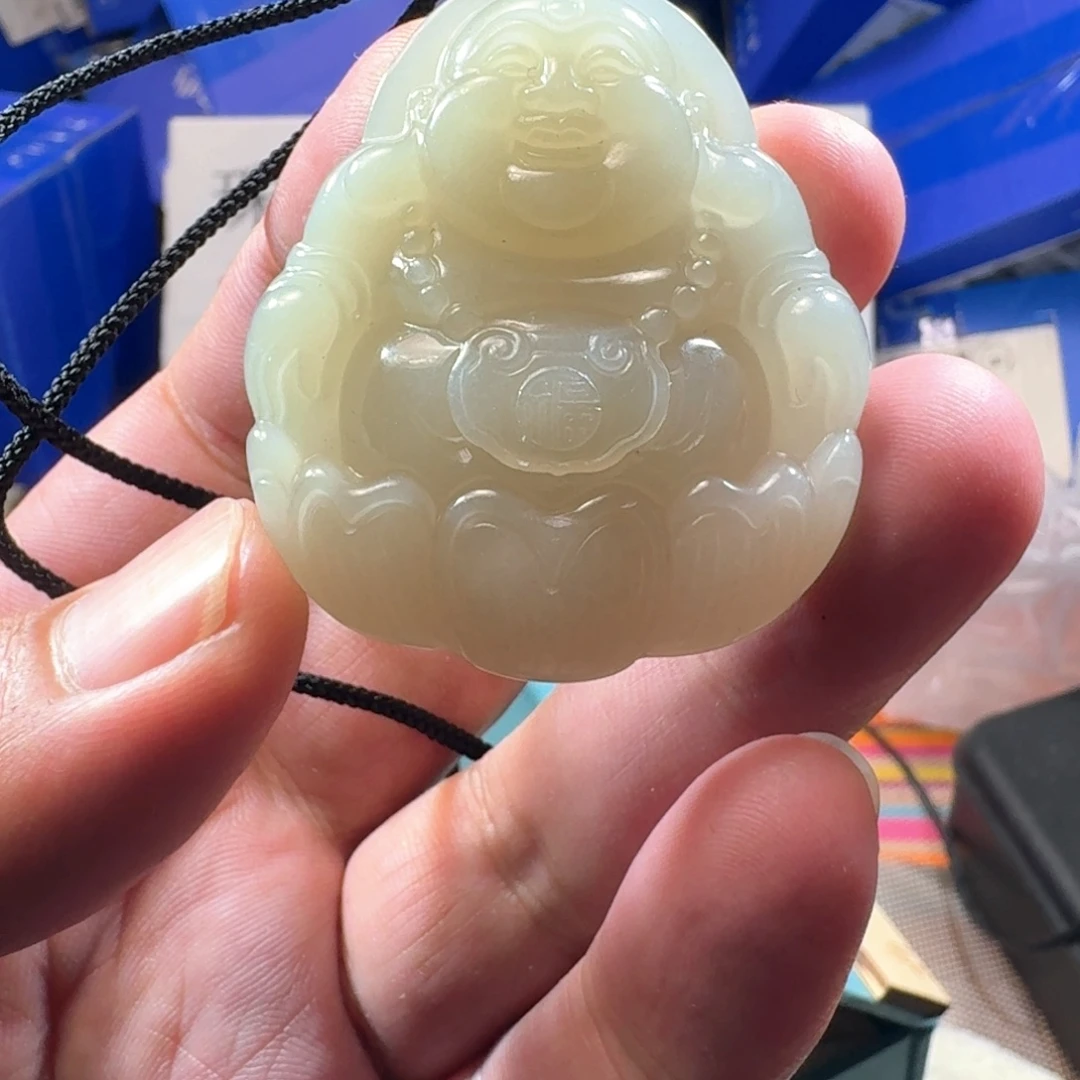 颈饰未镶嵌和田玉（糖玉）