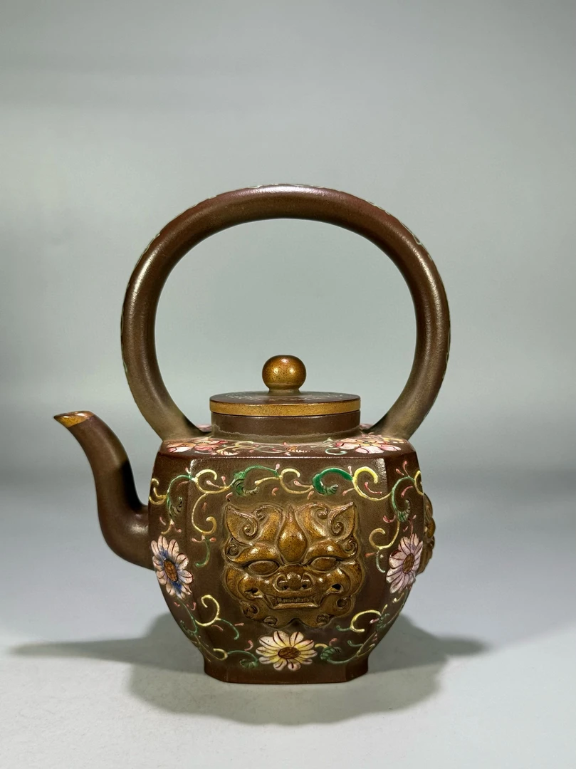 贴绘堆金点彩四方抽条提梁壶 落款「邵文金」容量约420cc