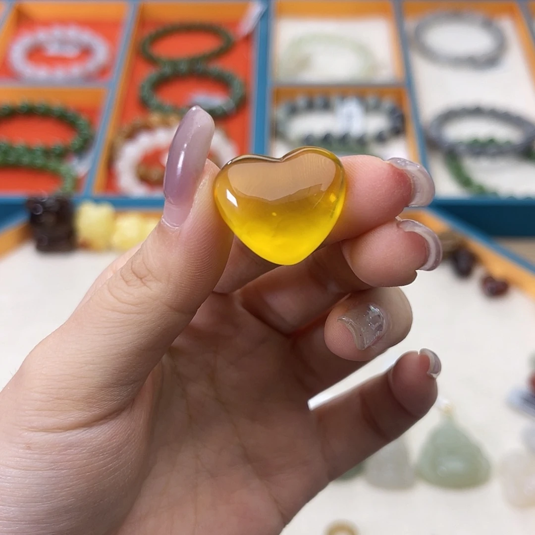 琥珀未镶嵌颈饰w52